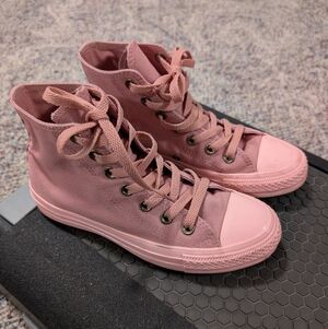 Converse Hi Top Rust Pink Womens 6 EUC